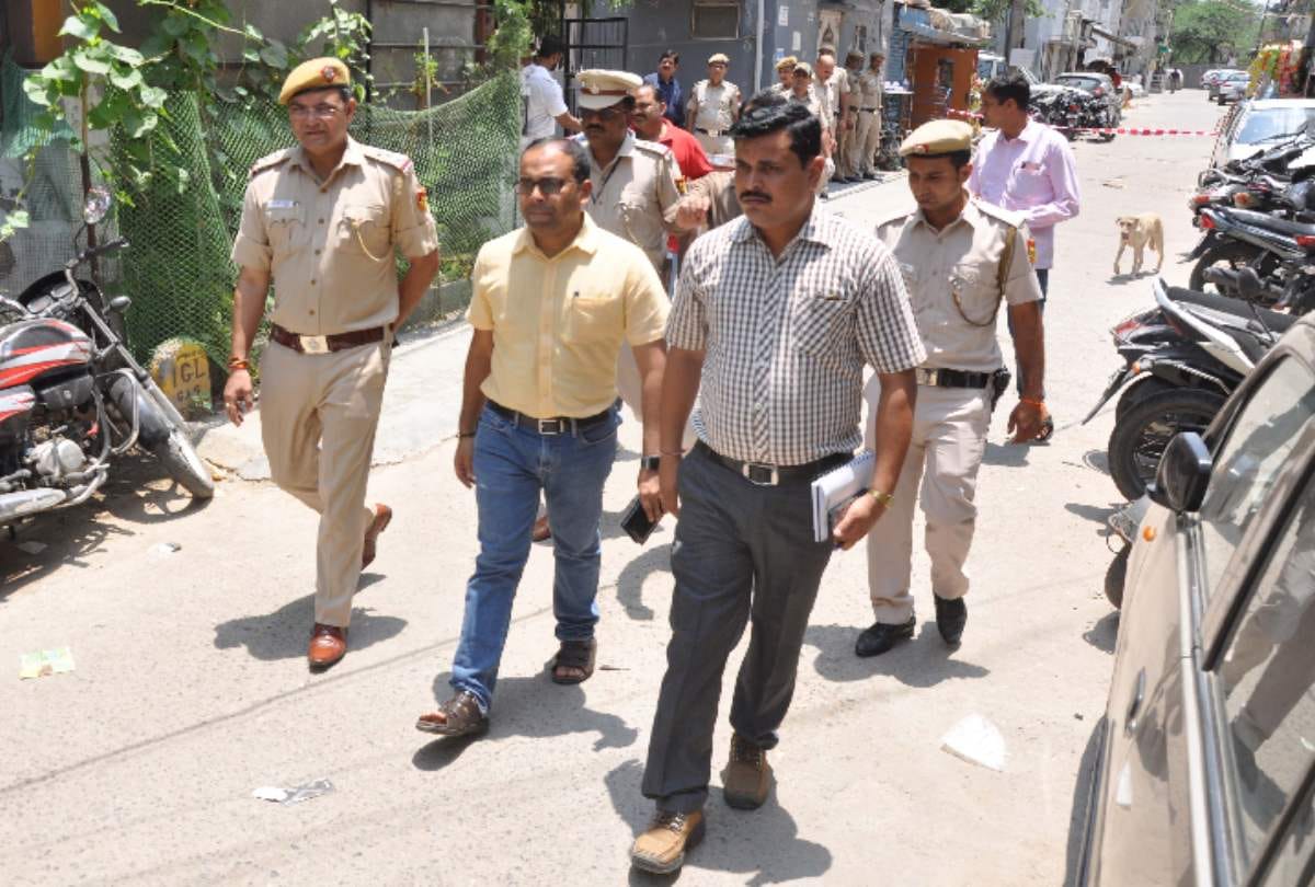 vasant vihar triple murder case solve know all about accused manoj preeti