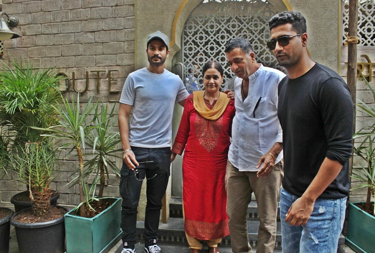 vicky kaushal Spotted on lunch Date with family and Brother Sunny