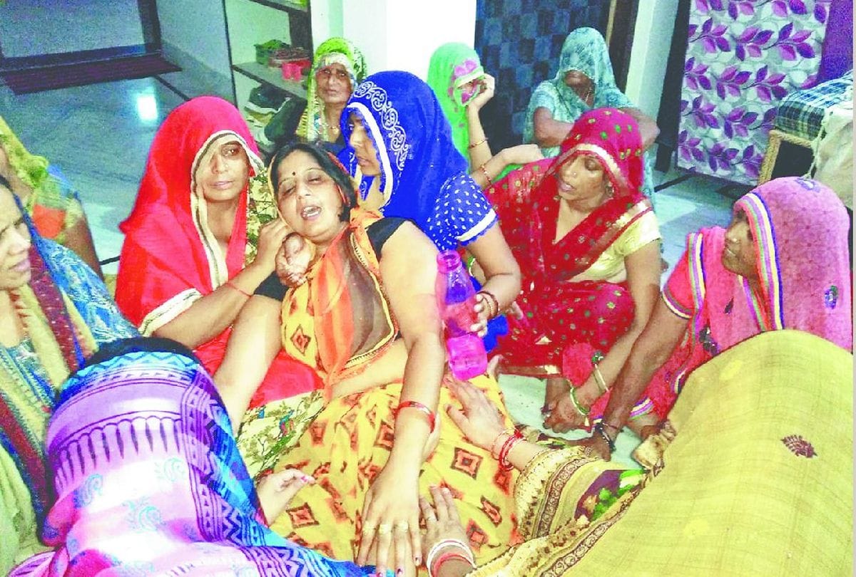 funeral of army jawan pradeep yadav in mainpuri