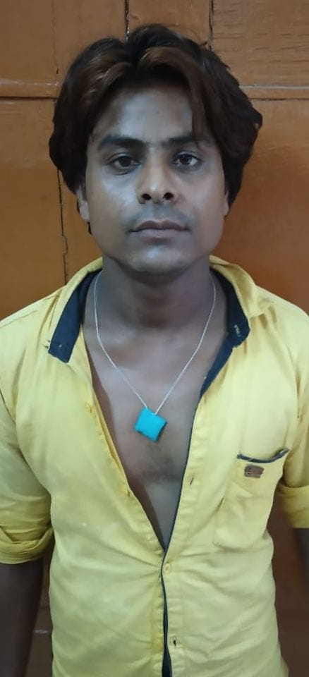 Forcely poured acid in the mouth of child