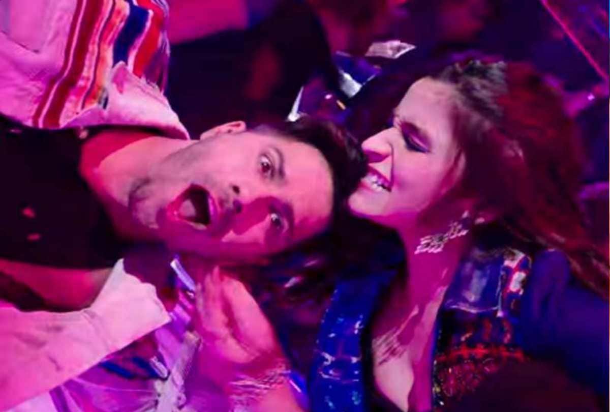 akshay kumar song tip tip barsa pani remix know the whole list
