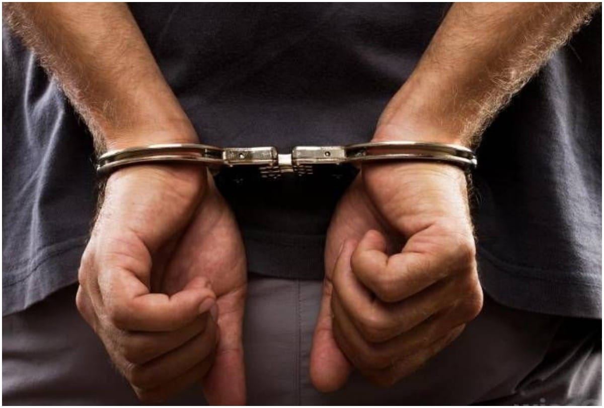 SOG and Ghazipur Police got huge success 65 lakh cash recovered two smugglers arrested