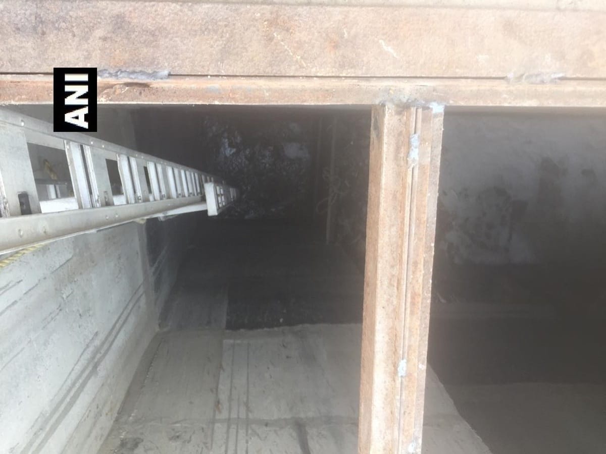 One labourer dead and 2 others missing while working 30 feet below ground level for Delhi Jal Board