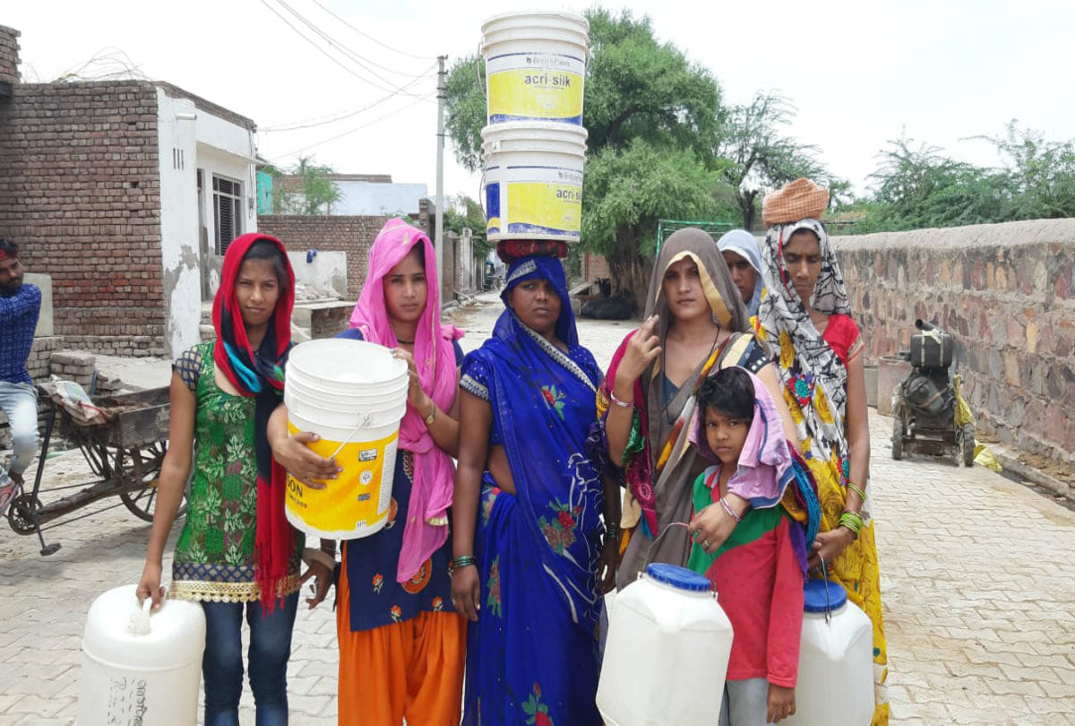 two hundred people got sick by drinking contaminated water in mathura