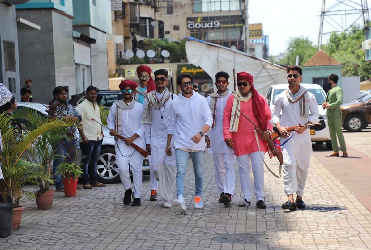 Jimmy Sheirgill, Mahie Gill and Saurabh Shukla Starrer Family of Thakurganj trailer is out 