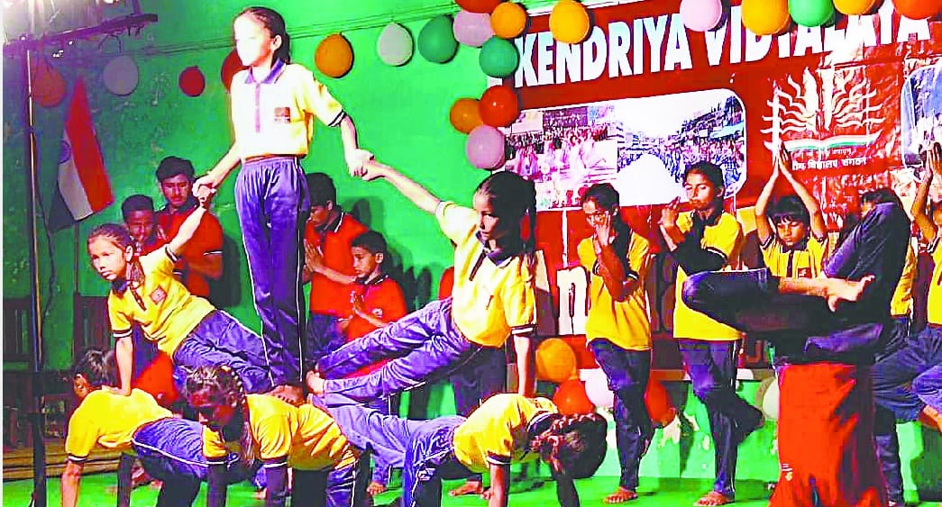 Students presented the cultural programs