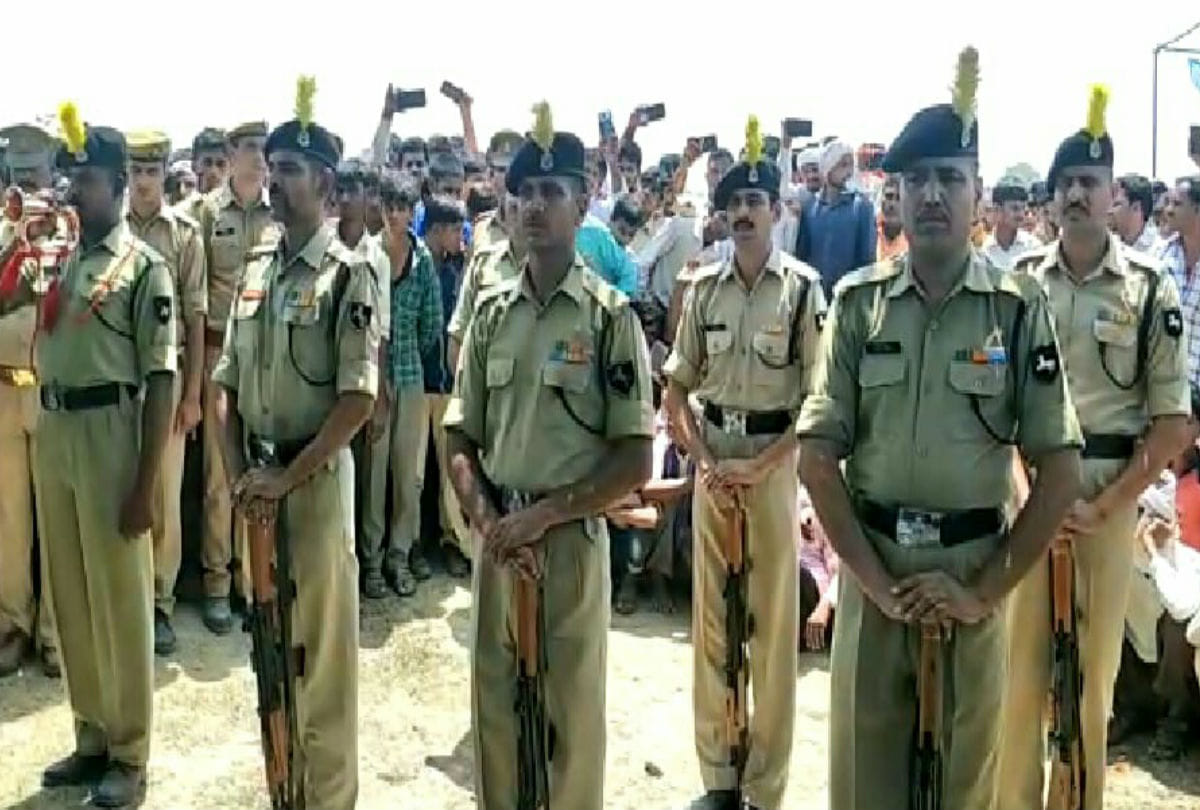 bsf soldier died in meghalaya cremation in patiyali with military honors