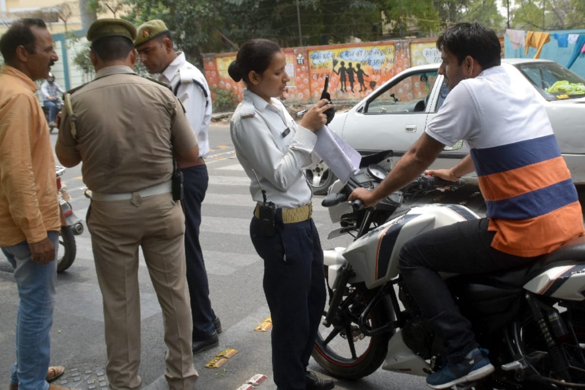 why do traffic police on covertly challan those who break traffic rules