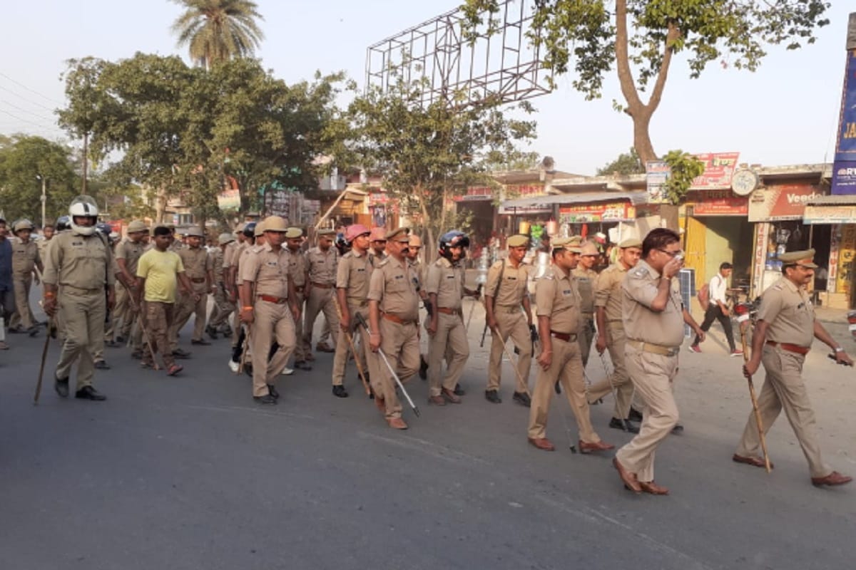 One person died while checking the vehicle in Bijnor and ruckus in police station