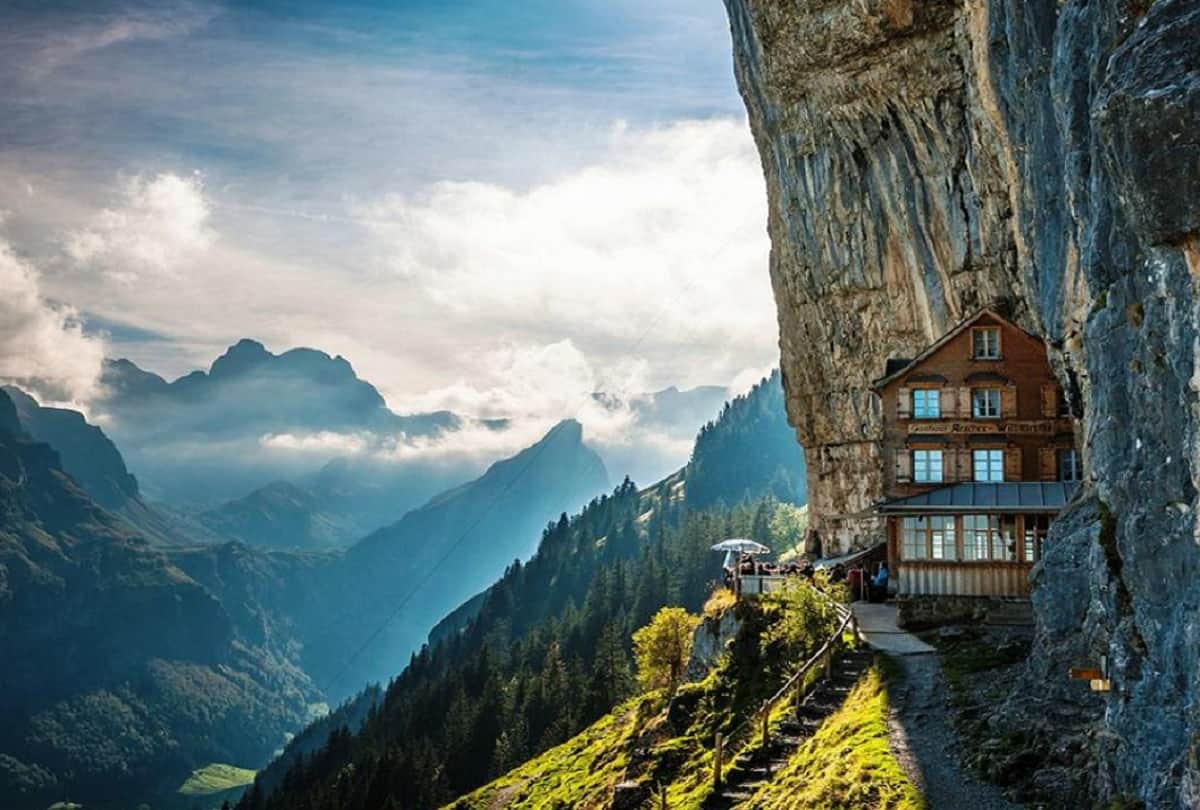 Worlds top 10 Unique and Amazing hotels