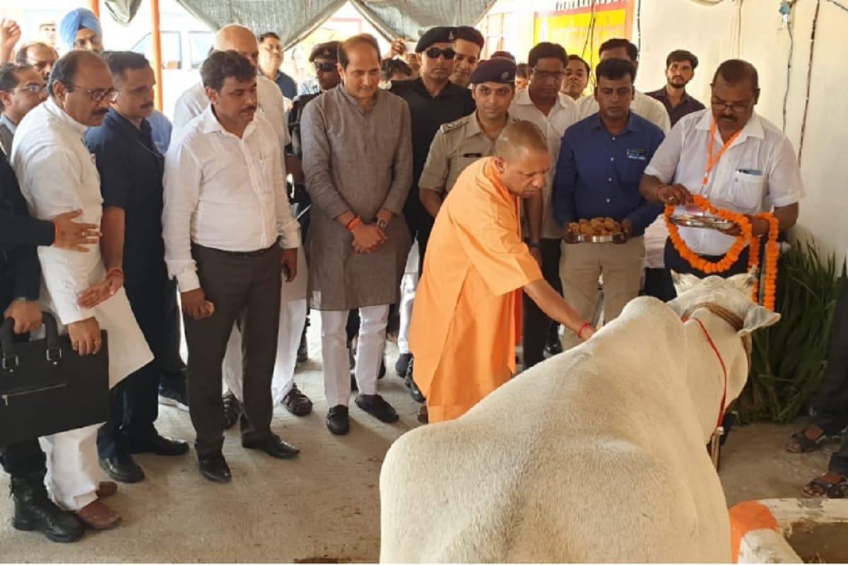 Chief Minister Yogi Adityanath inspected the Goshala in Saharanpur