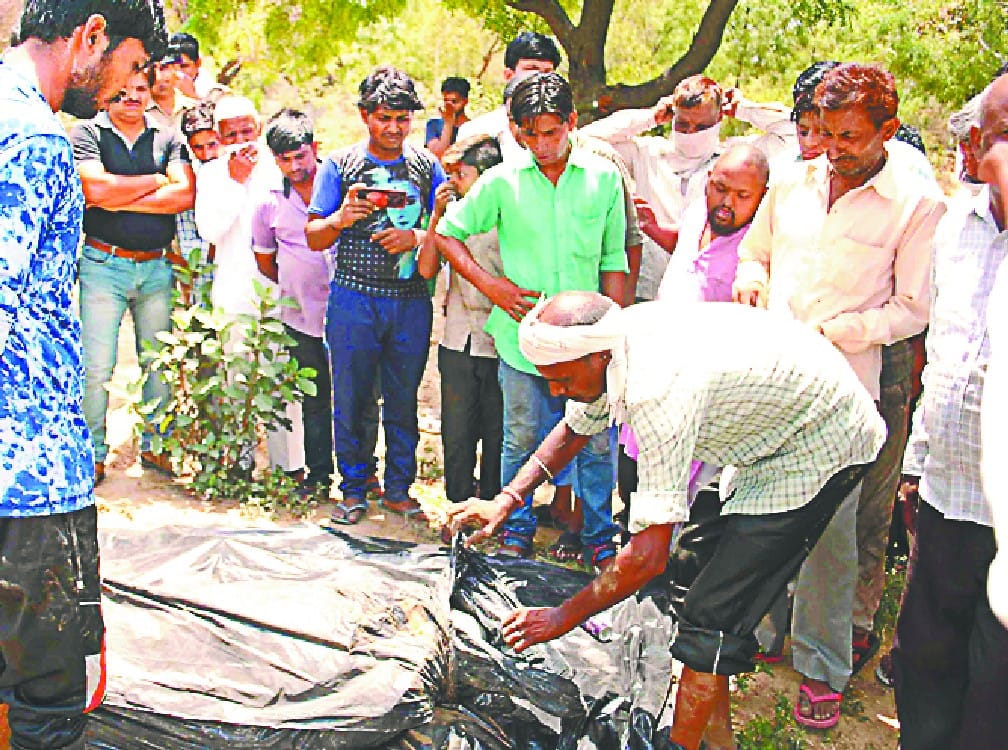 Dead body of Panipat removed from grave