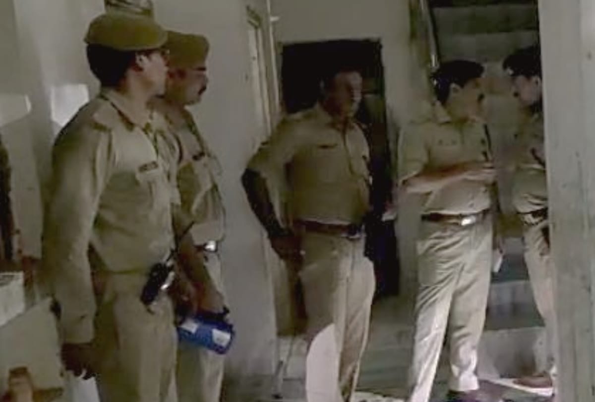 bullet fired head shot to a women in lucknow son ran police caught