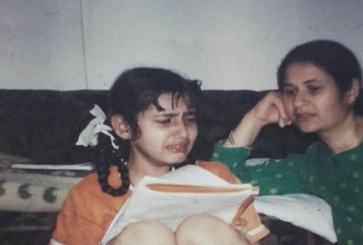 Fatima Sana Shaikh childhood picture on Instagram