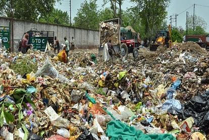 First garbage cafe in Chhattisgarh's Ambikapur, come with one kg plastics and have lunch
