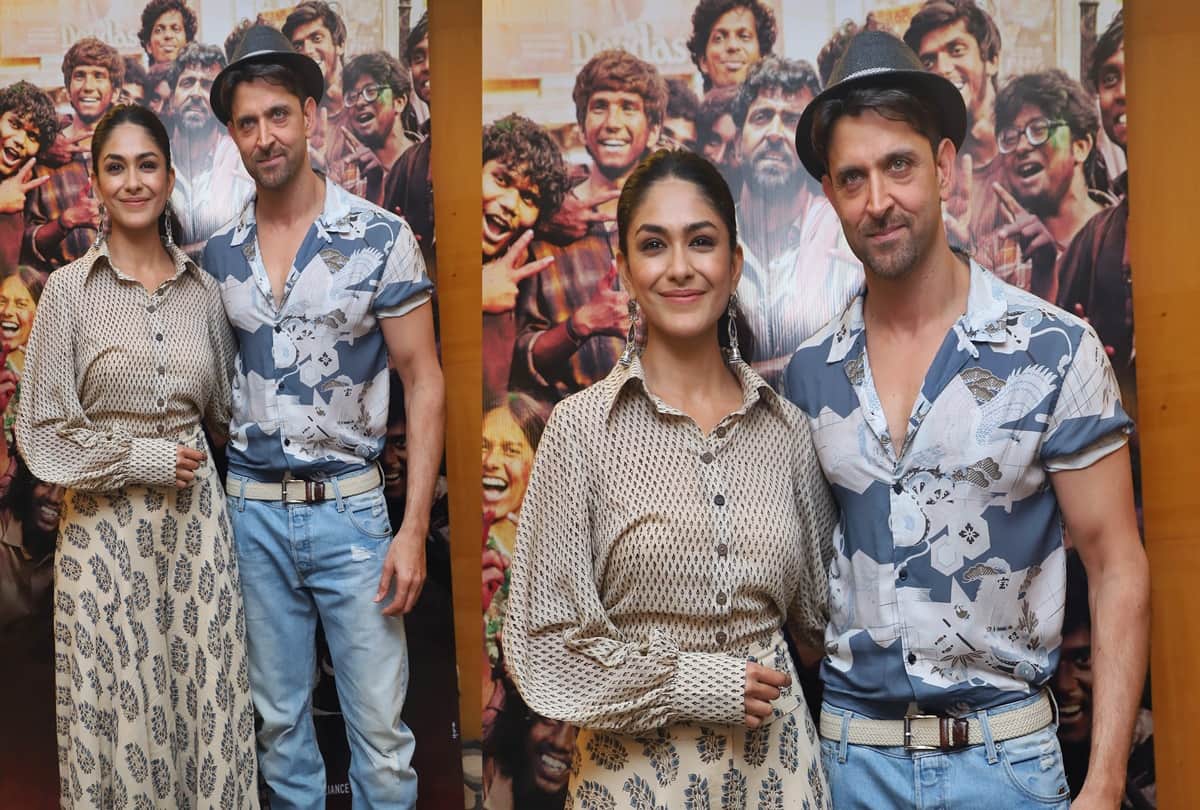 Hrithik roshan Dance On Pawan Singh Song Lollipop Lagelu in Super 30 Wrap up party