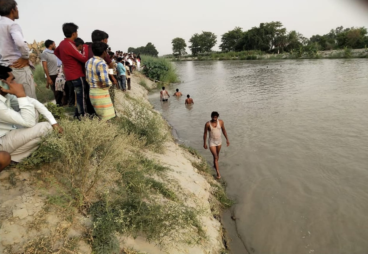 Eight friends drowned in canal in unnao