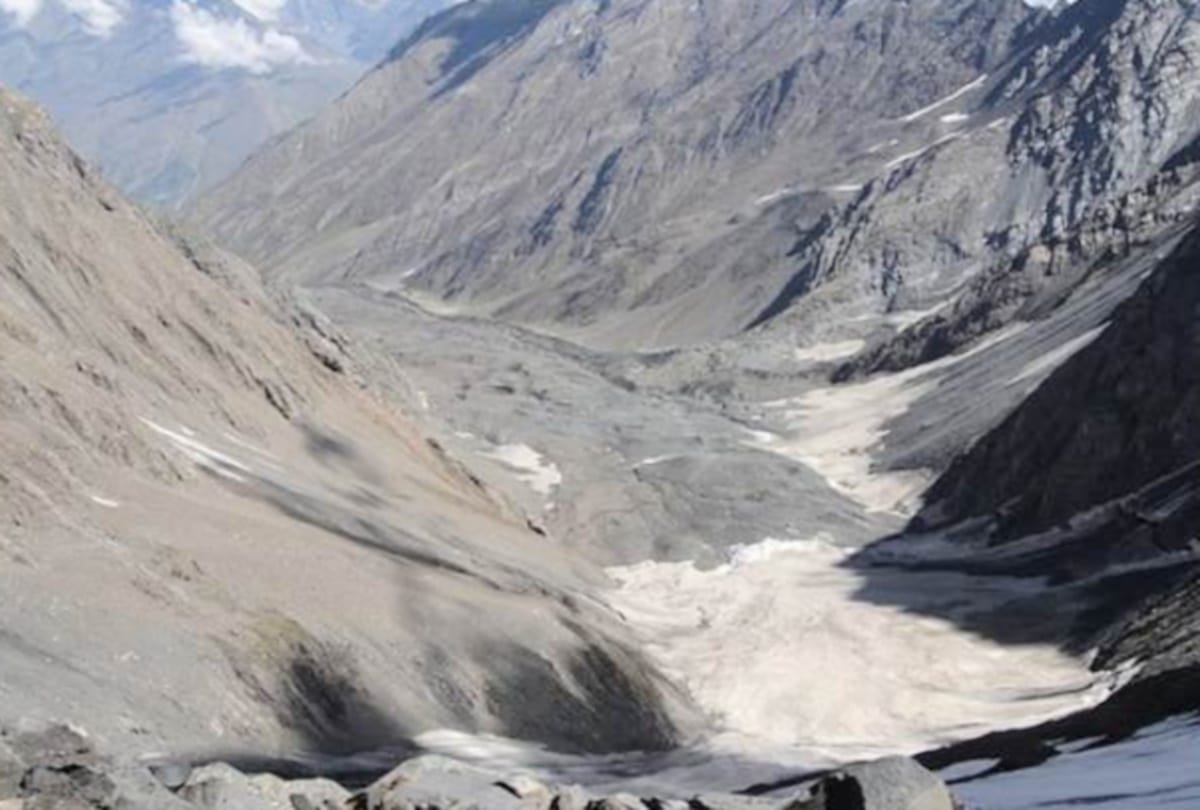 16800 feet high Kugti pass restored after nine months in himachal