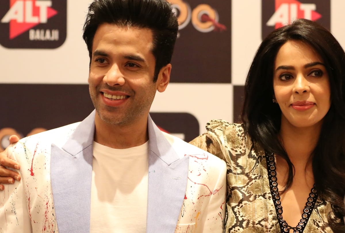 actor tusshar kapoor, sanjay mishra and actress mallika sherawat in lucknow