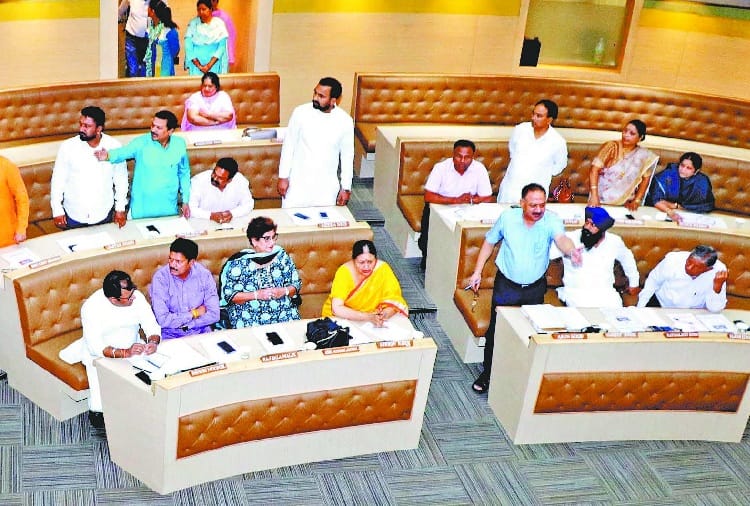nagar nigam chandigarh meeting by mayor rajesh kalia