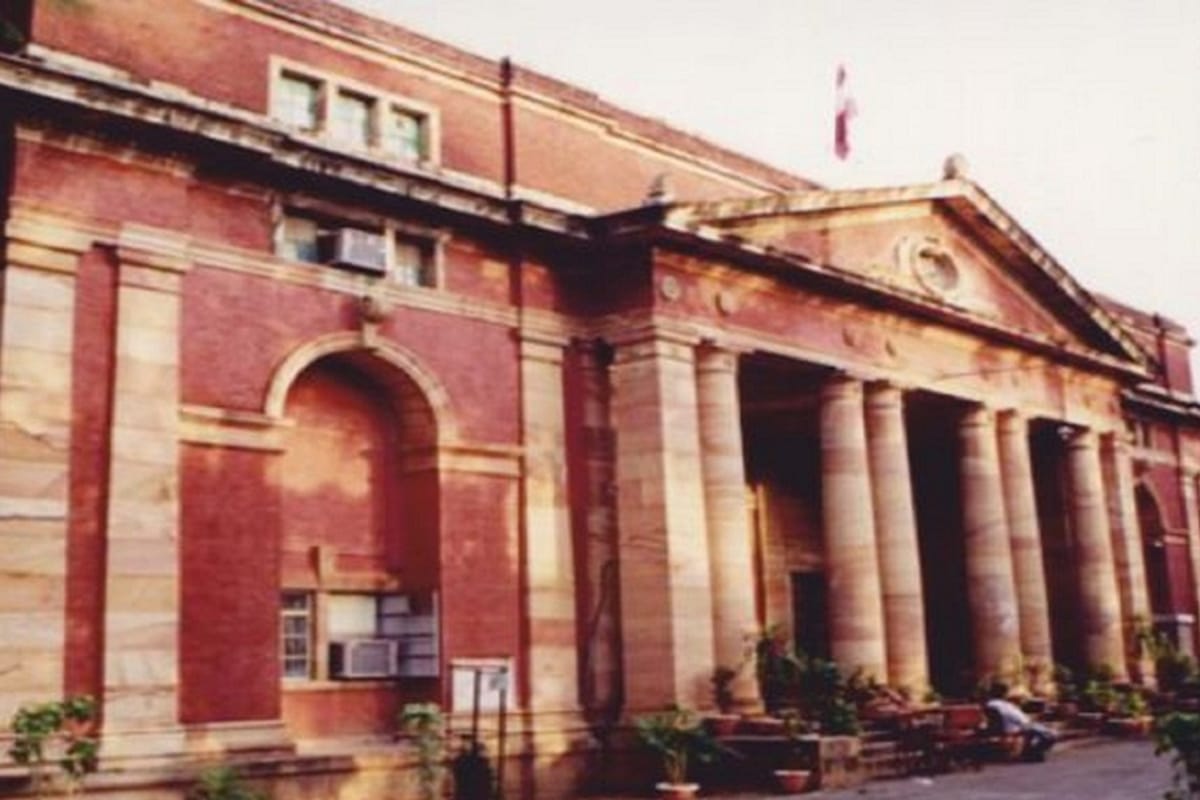 Nagpur University three professor spend one and half lakhs on snacks in two days