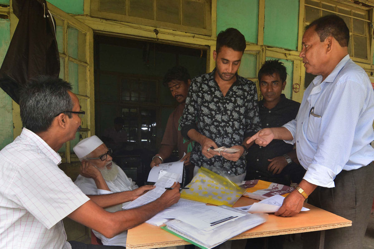Nineteen lakh excluded from final Assam NRC list published online