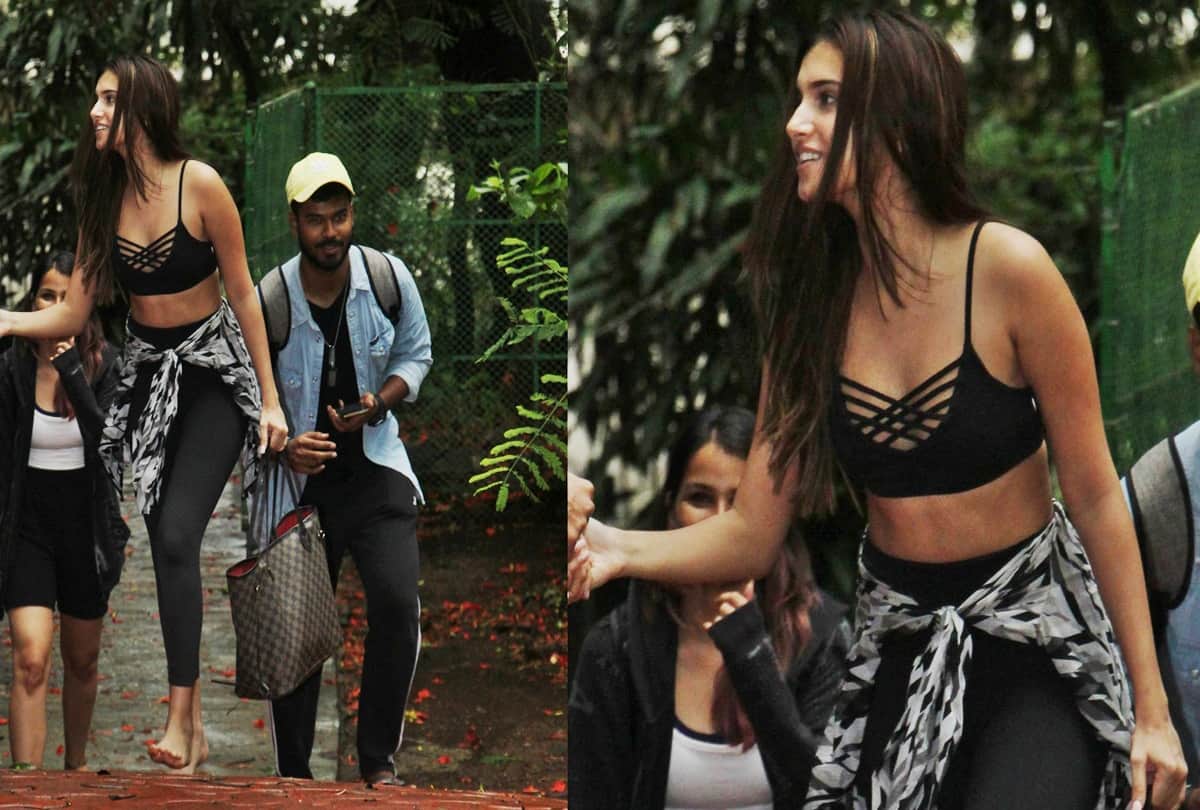 Bollywood celebs Spotted Disha Patani Varun Dhawan tara Sutariya Hrithik roshan ileana d'cruz