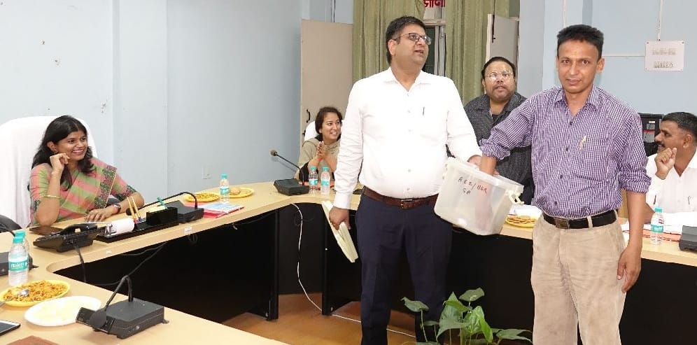 Four shops of indigenous and English liquor alloted from the lottery