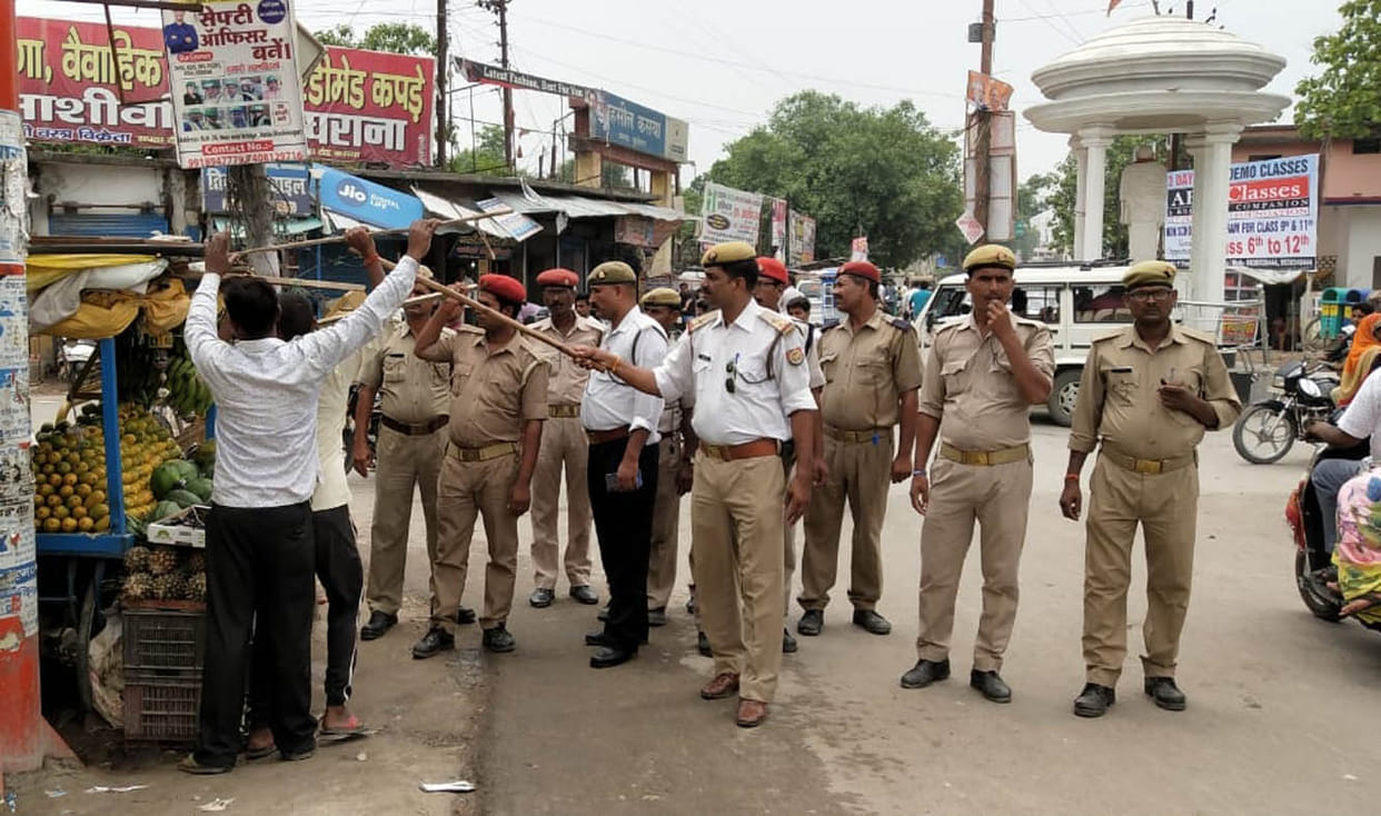 trafic police checked vehicle and removed enchroachment