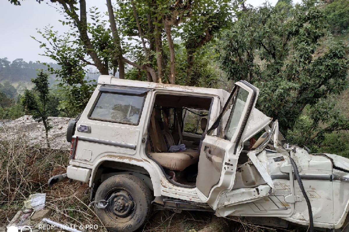 BJP leader killed and three peoples injured in car accident at Bijnor