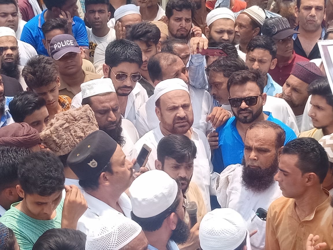 मॉब लिचिंग के खिलाफ सड़क पर उतरे लोग पुलिस से हुई नोकझोंक