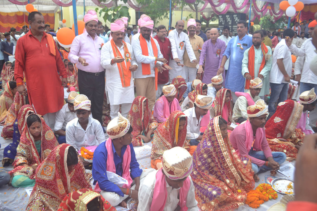 144 couple got married