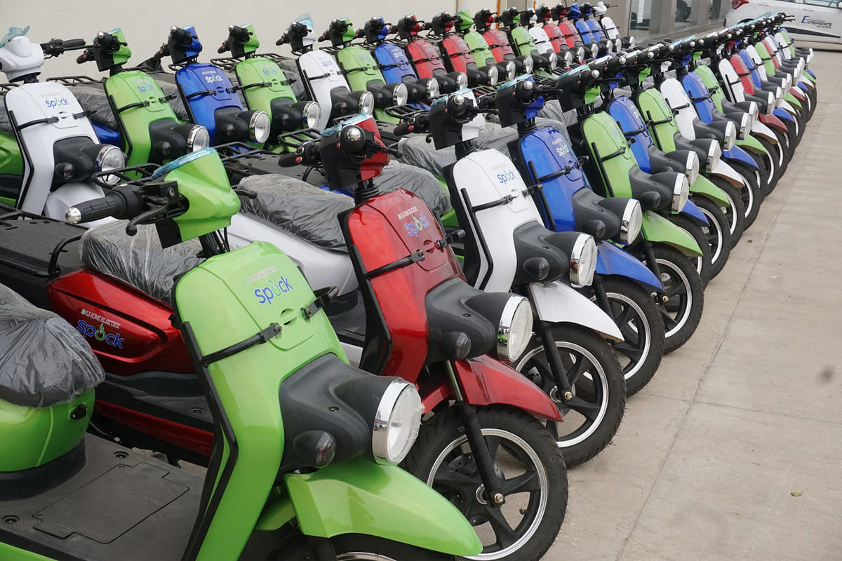 Li-ions elektrik Spock electric scooter launched in india 130 km in full charge