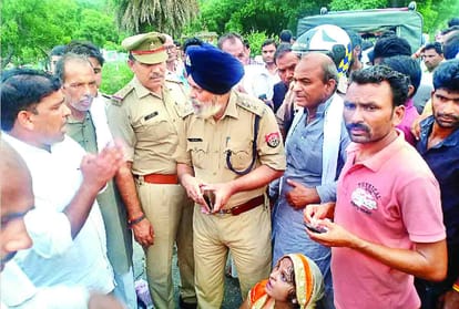 accident on etawah bareilly highway one person died
