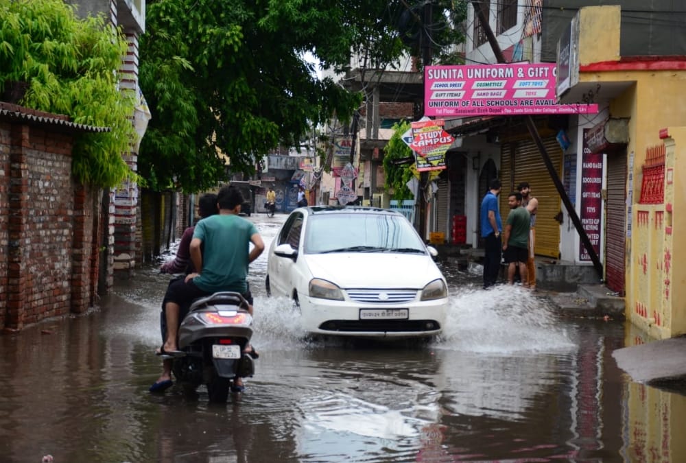 Heavy rain changes weather in Lucknow.