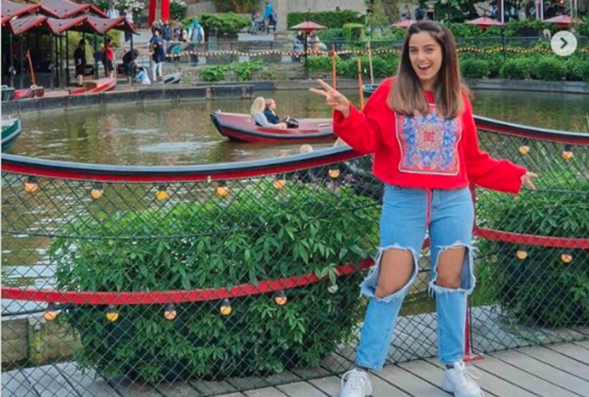 bigg boss 12 srishty rode share photos and troll for her dress