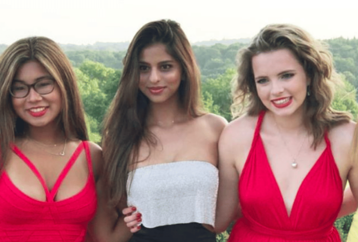 shah rukh khan daughter suhana khan new pictures on her graduation party