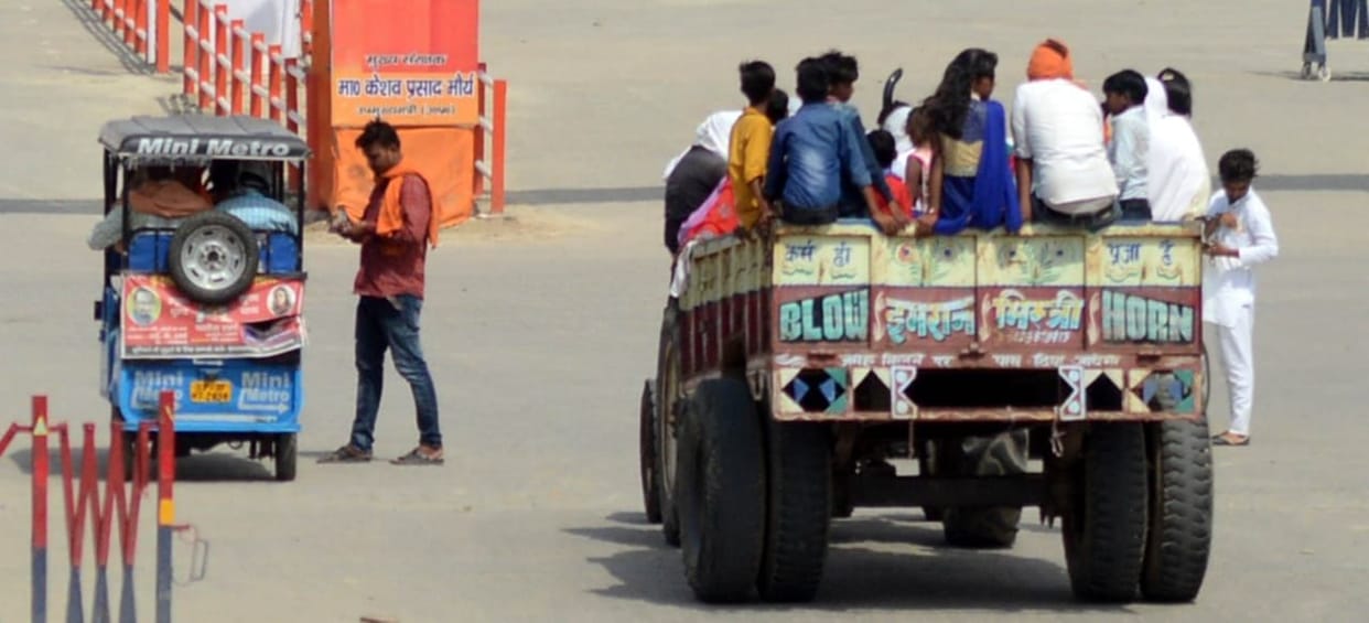 Vehicle fees collection blur on Sangam's reverence