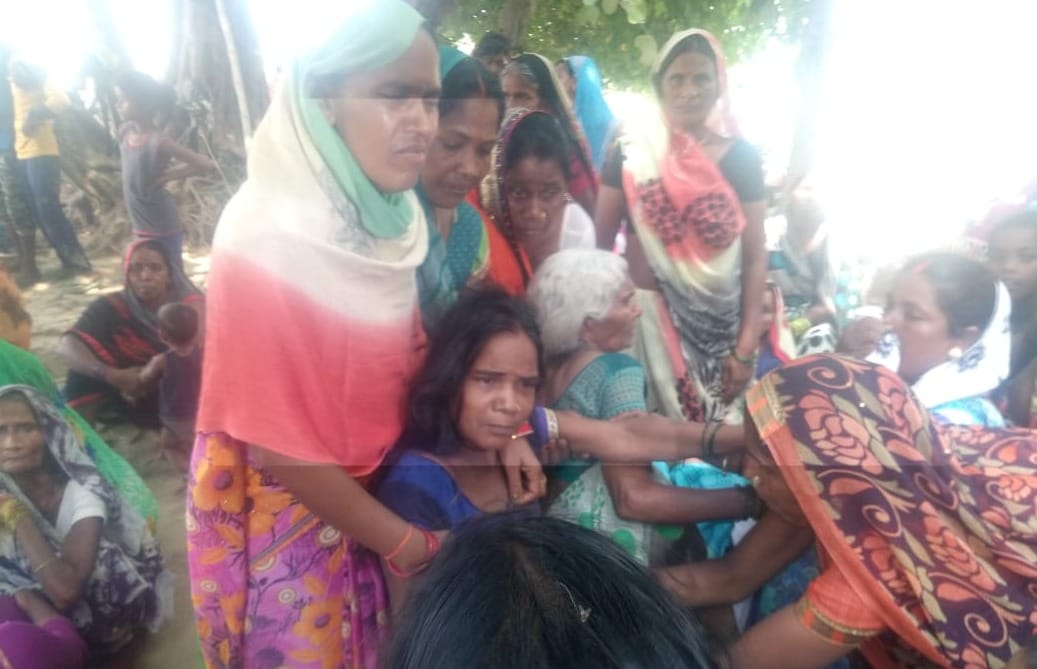 Child died due to wall collapsed in azamgarh