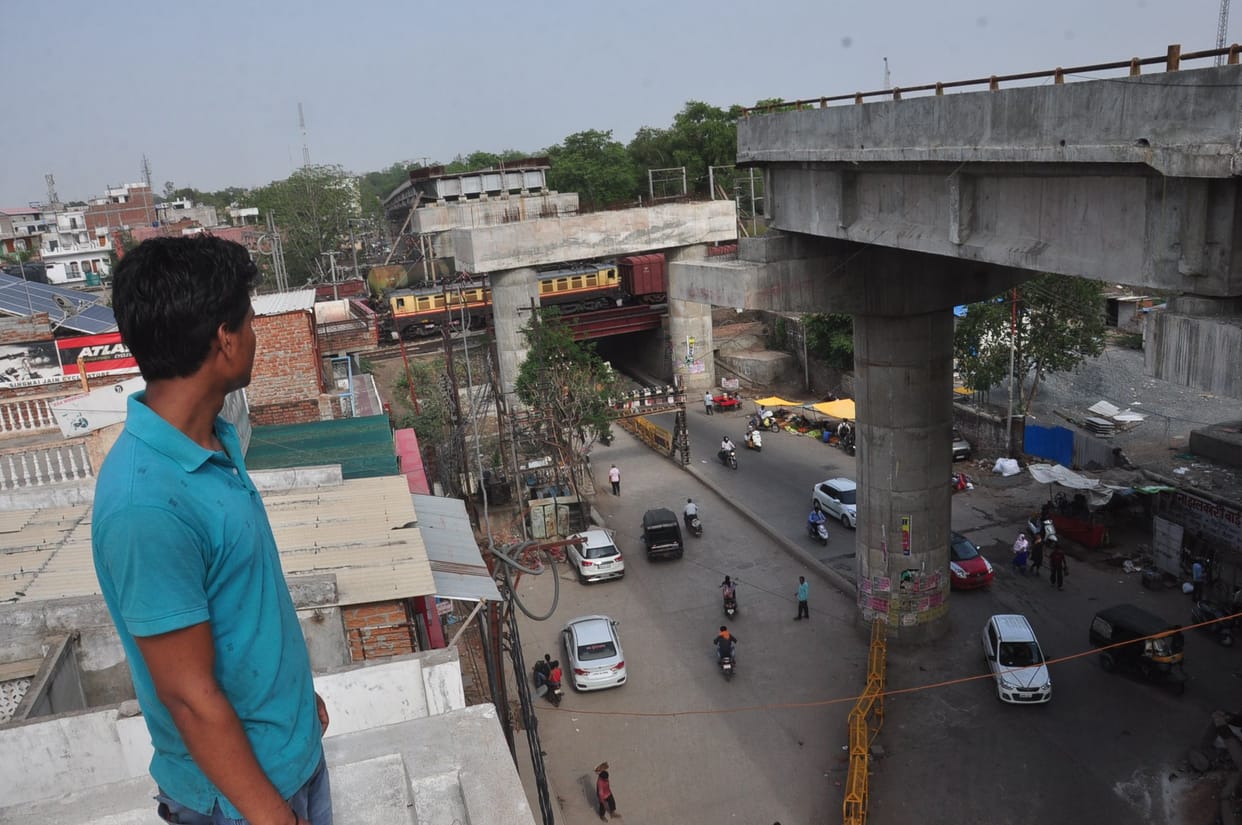 sipri overbridge seems to birbal ki khichdi
