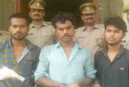 firing on police, two sipahi injured in lucknow