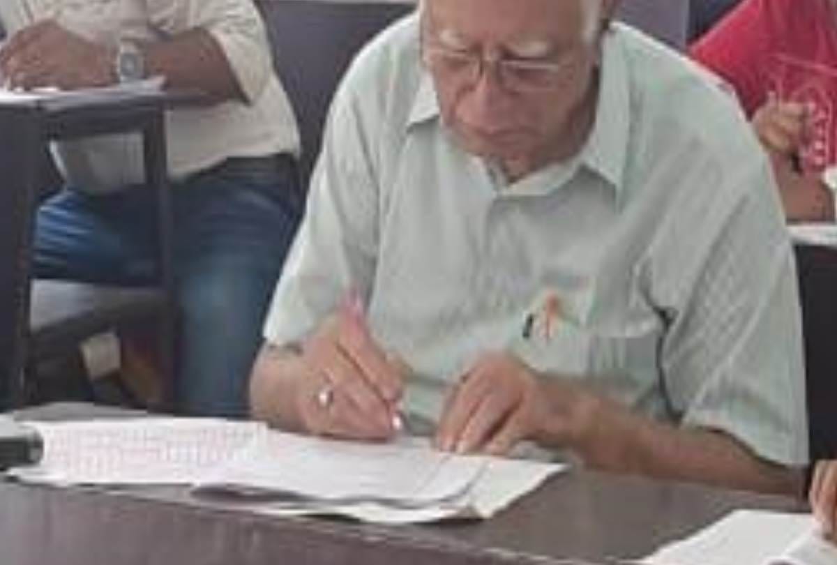 87 year old GK bhatt gave PHD entrance exam in AKTU