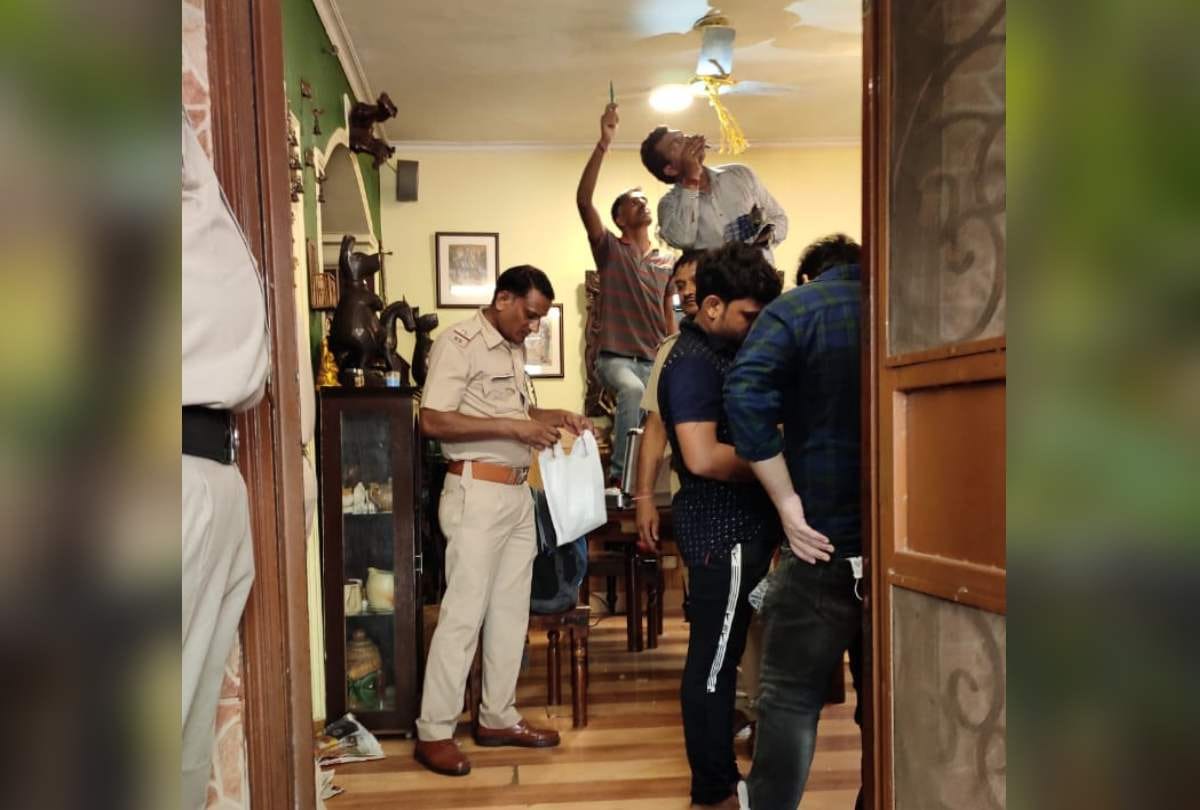 gurugram scientist family murder suicide case weapon use in murder brought by Daughter