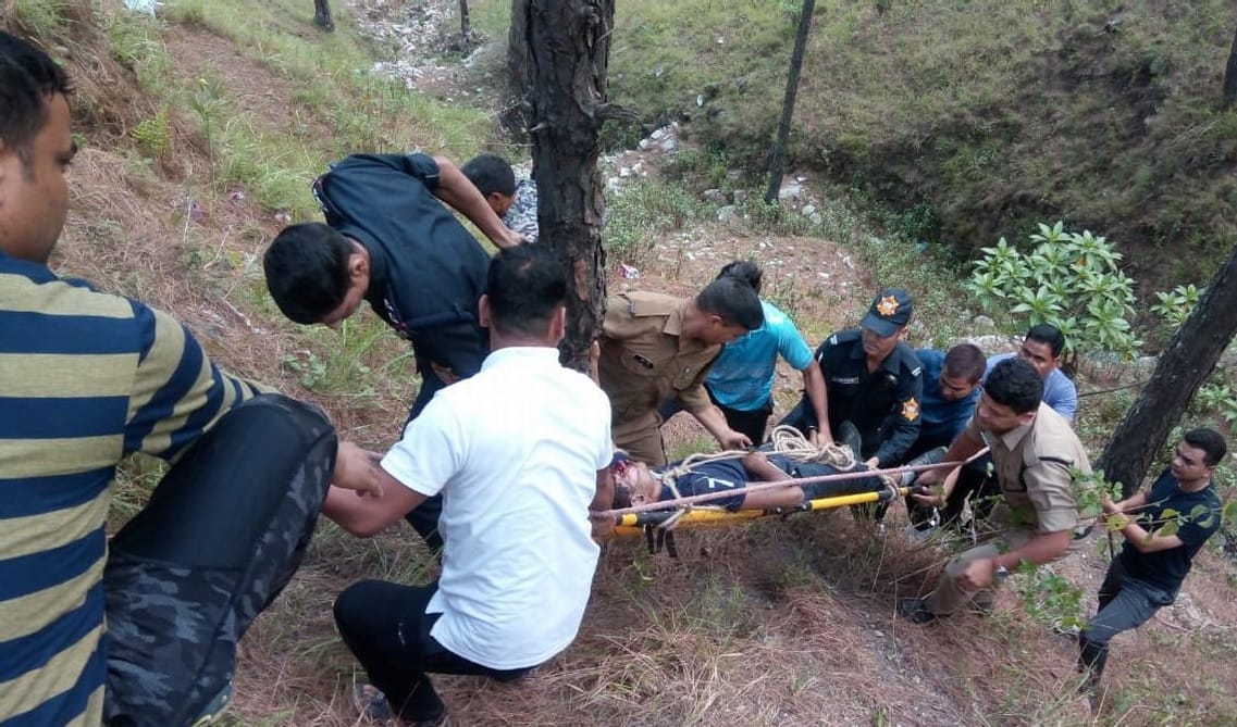 man died in an road accident in bageshwar on Sunday night