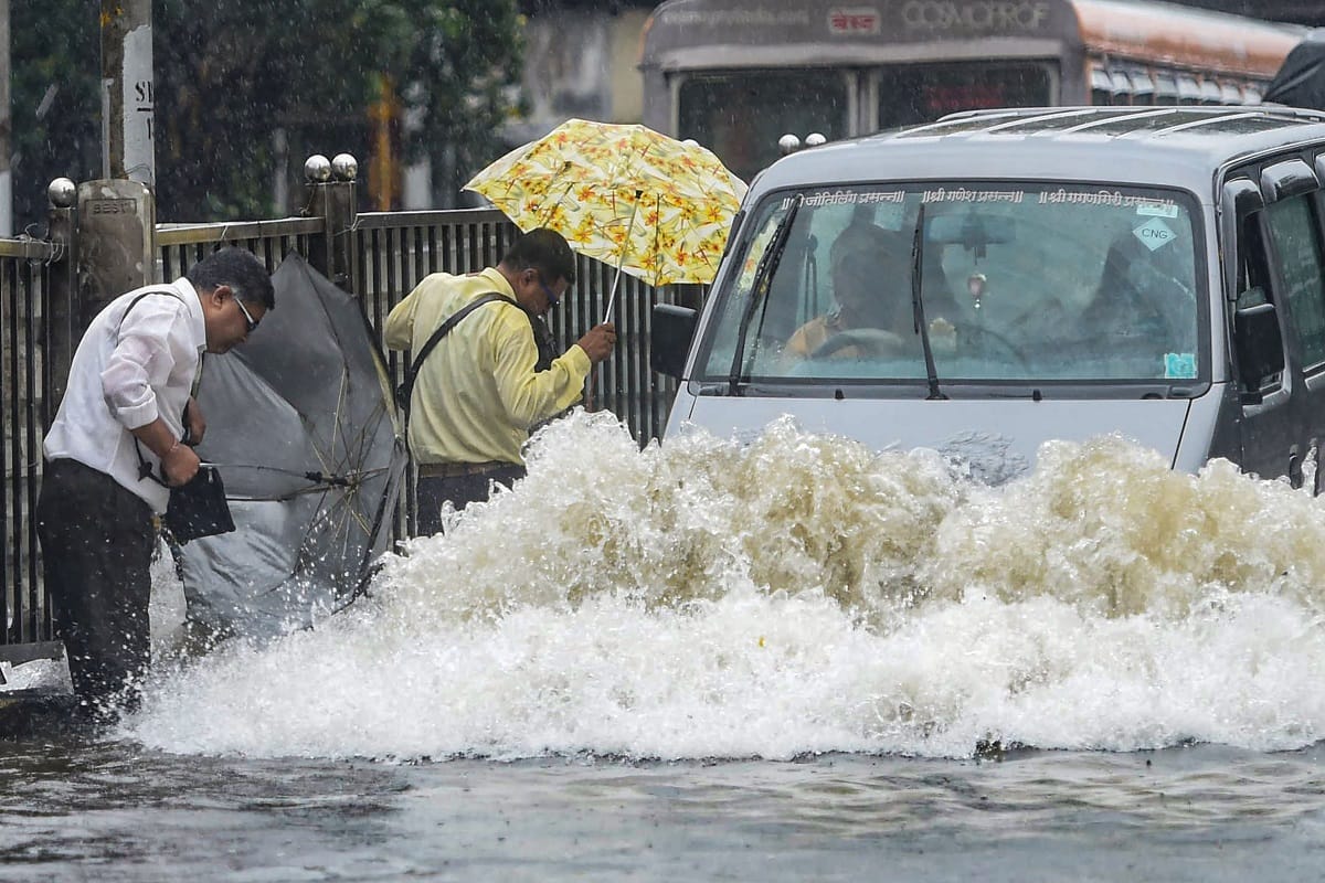 IMD forecasts of extremely heavy rainfall in Mumbai on Sep 19 red alert issued