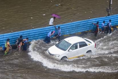 बारिश ने कुछ ऐसे कर दिए मुंबई के हालात