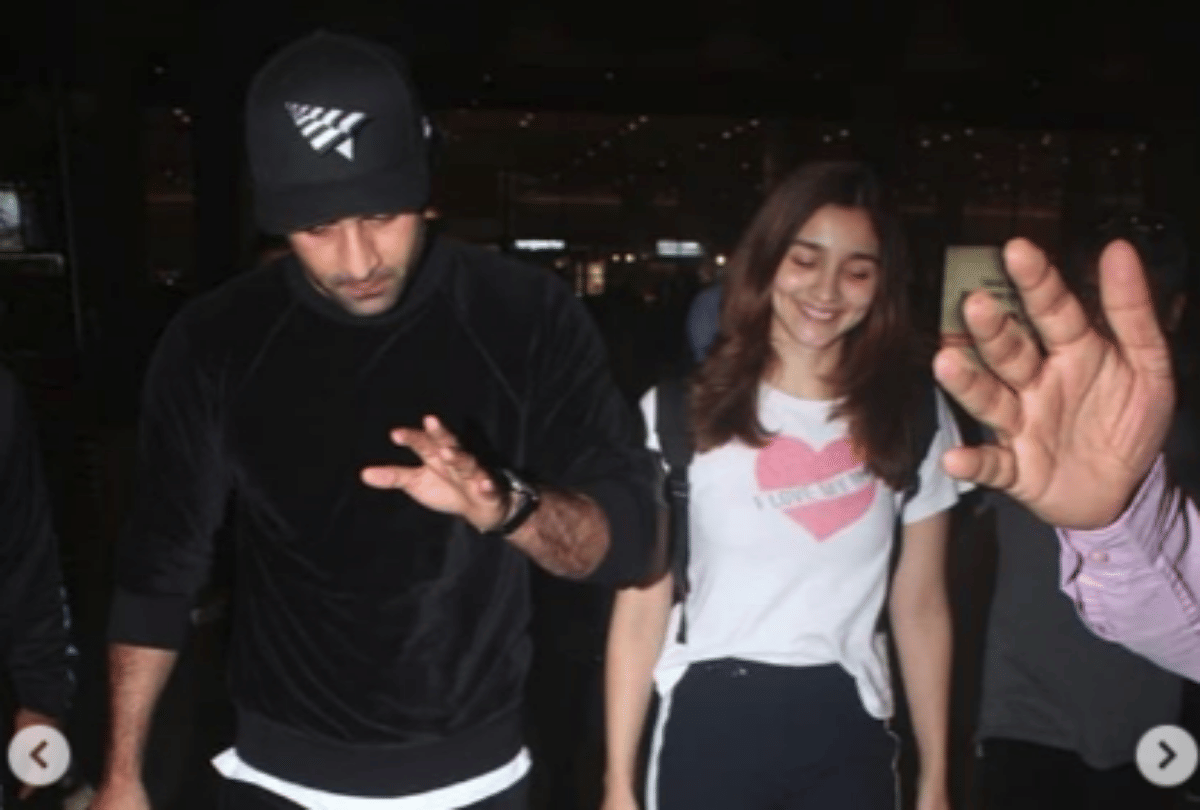 ranbir kapoor and alia bhatt return from newyork here some pictures