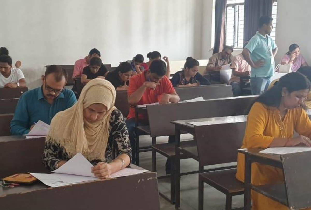 87 year old GK bhatt gave PHD entrance exam in AKTU