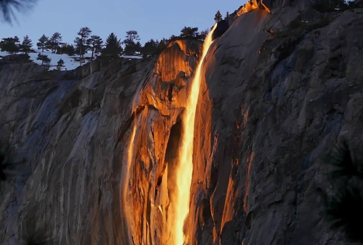 mysterious and most weird waterfalls around the world Whose specialty will be astonished