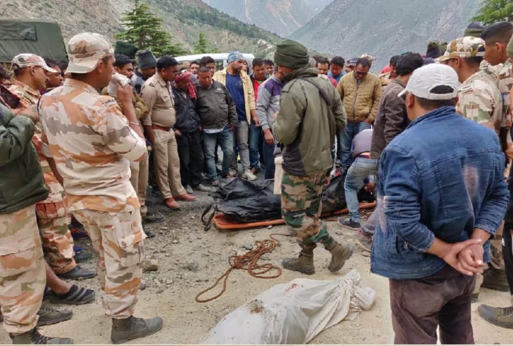 Dead bodies of Five friends recovered After killed in Car Accident near joshimath